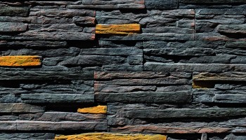 Geçmeli Kayrak Taşı